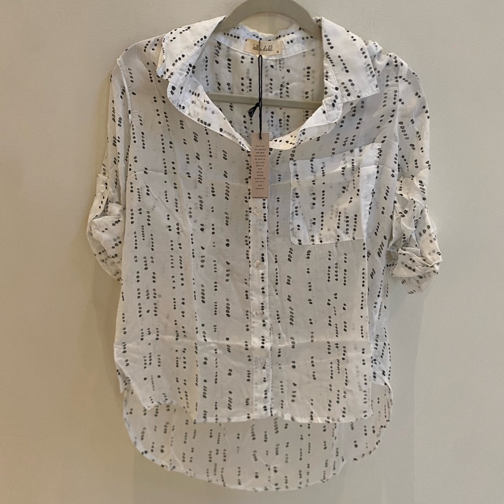 NWT | Bella Dahl | Long-sleeve Button Down | White with Dark Gray Dots